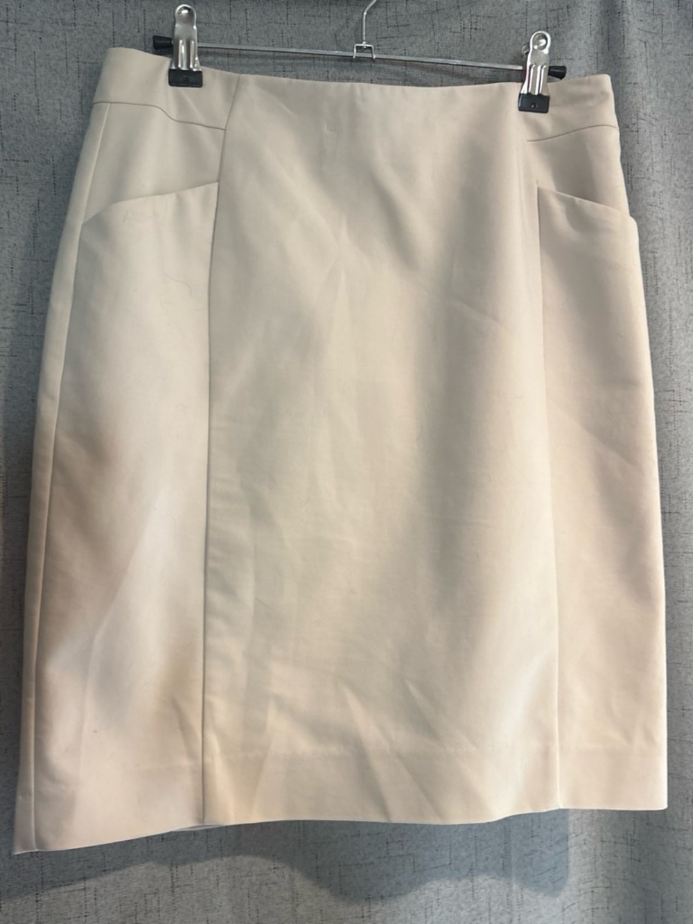 H&M Women’s Size 8 Classic Cream Pencil Skirt